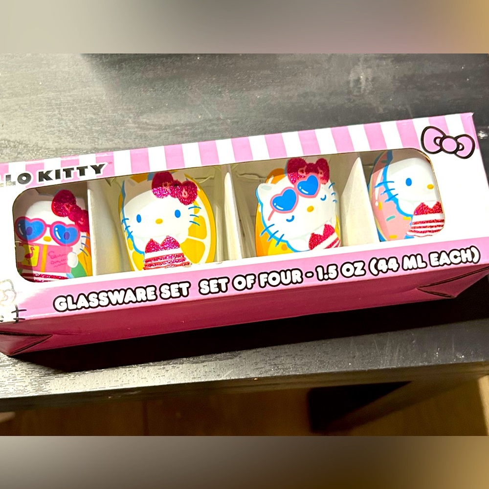 hello kitty shot glasses